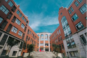 常熟倫華外國(guó)語(yǔ)學(xué)校